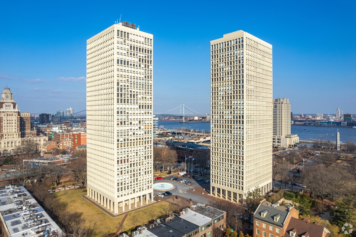 Society Hill Towers Apartments in Philadelphia, PA