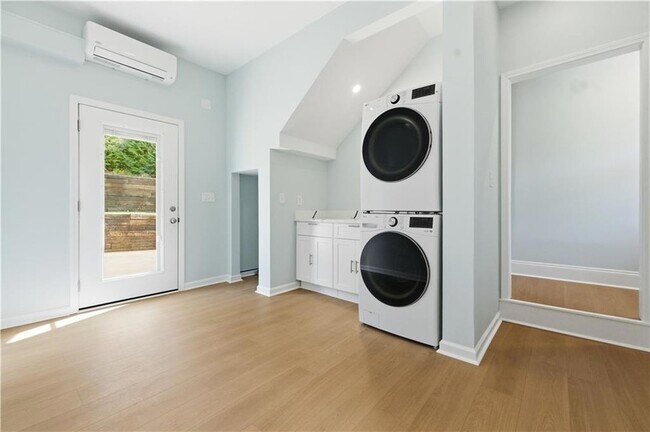 Foto del edificio - 850 Ormewood Ave SE