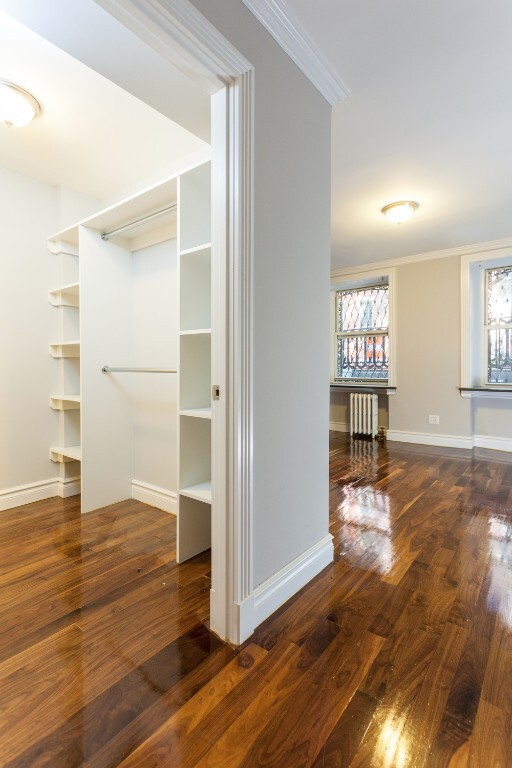 Foto del edificio - 350 W 21st St
