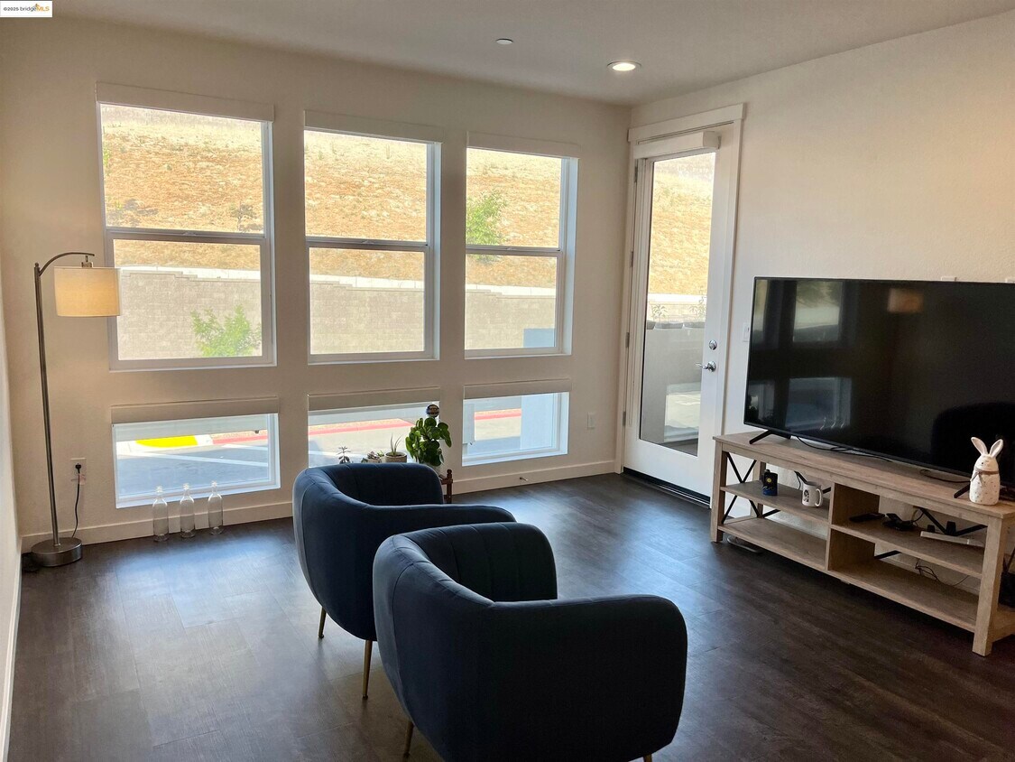 Foto principal - 2700 Wildflower Sta Pl