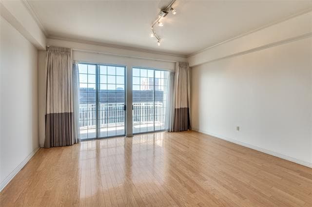 Building Photo - 3225 Turtle Creek Blvd