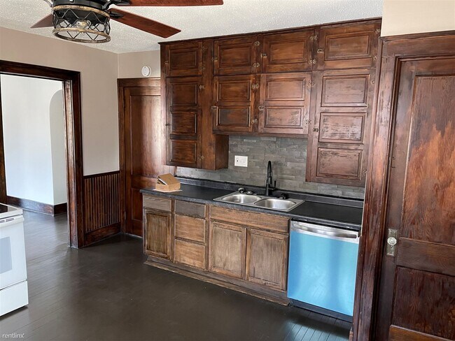 Building Photo - 2 br, 1 bath House - 7888 Chapoton St