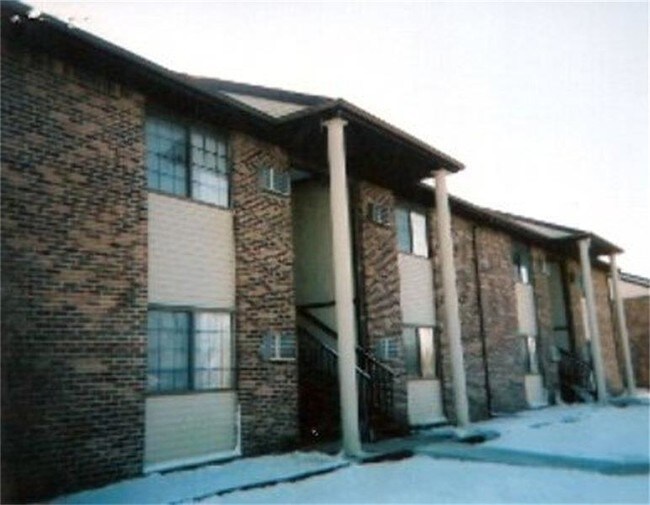 Building Photo - 1601 N Silver St
