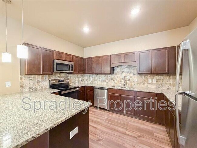 Foto del edificio - 1249 Jasmine Dr