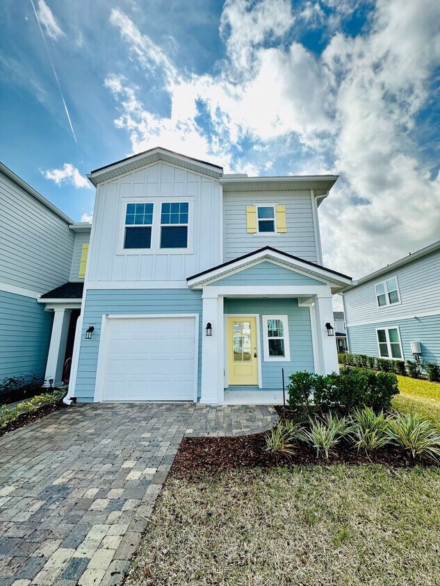 Primary Photo - Spacious End Unit with Garage & Resort-Sty...