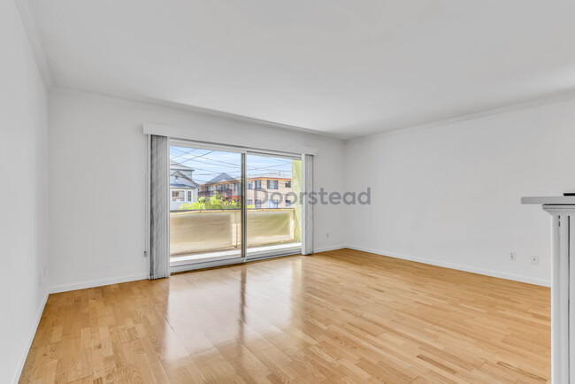 Foto del edificio - 321 Warwick Ave