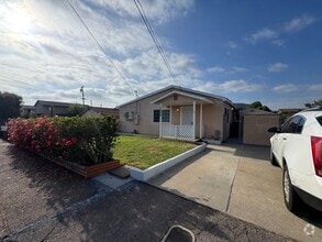 Building Photo - 1234 Persimmon Ave