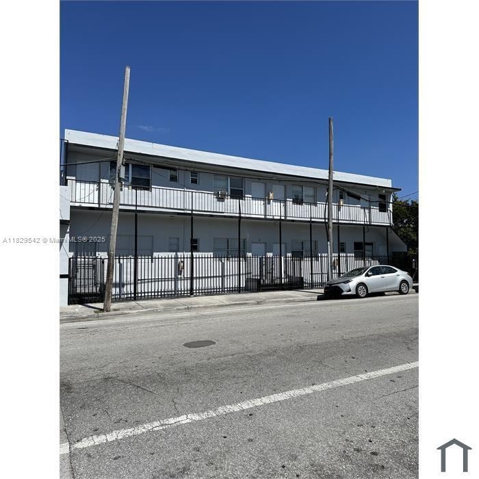 Primary Photo - 467 NW 8th St