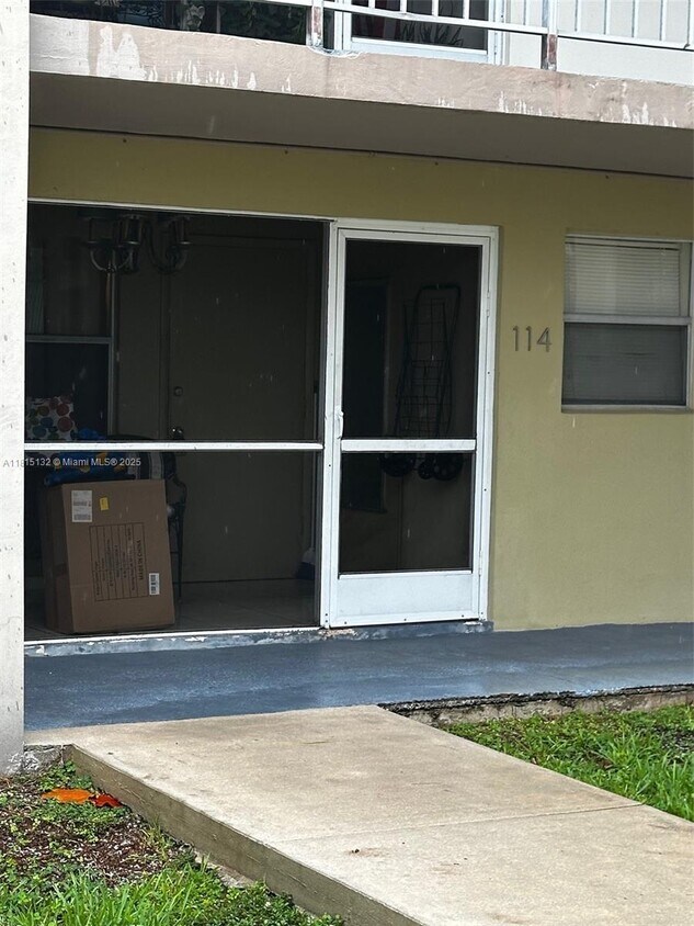 Building Photo - 270 Layne Blvd