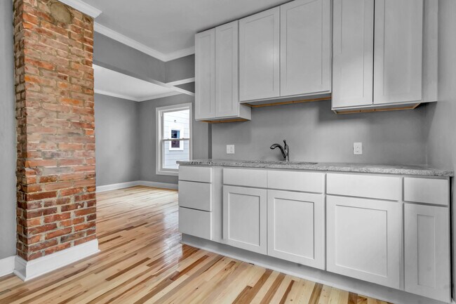 Foto del edificio - 76 Garner Ave