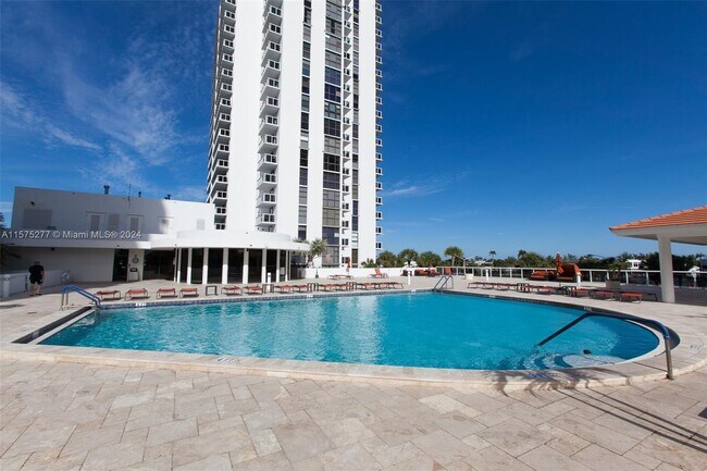 Foto del edificio - 20515 E Country Club Dr