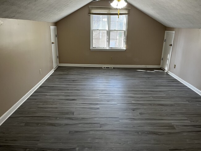 Building Photo - 150 Timber Valley Ln