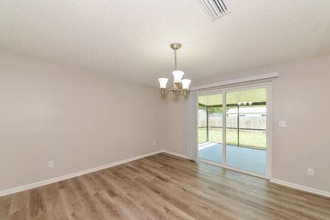 Foto del edificio - 904 Briarcliff Dr