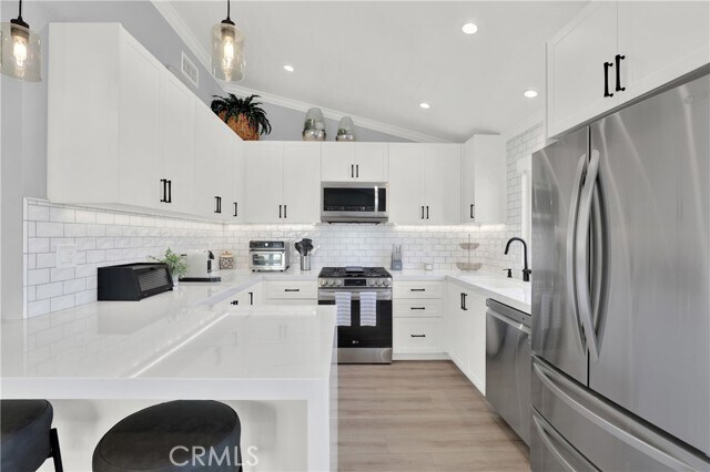 Building Photo - 211 Chandon