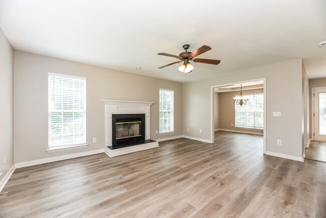 Building Photo - 5525 Craftwood Dr