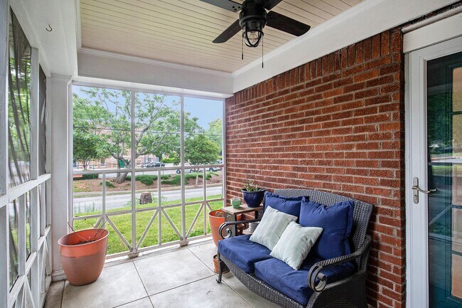 Foto del edificio - 3 Bedroom 2 Bath Brick Bungalow