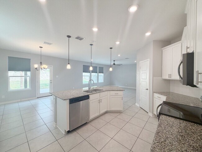 Foto del edificio - 631 Anthem Ln
