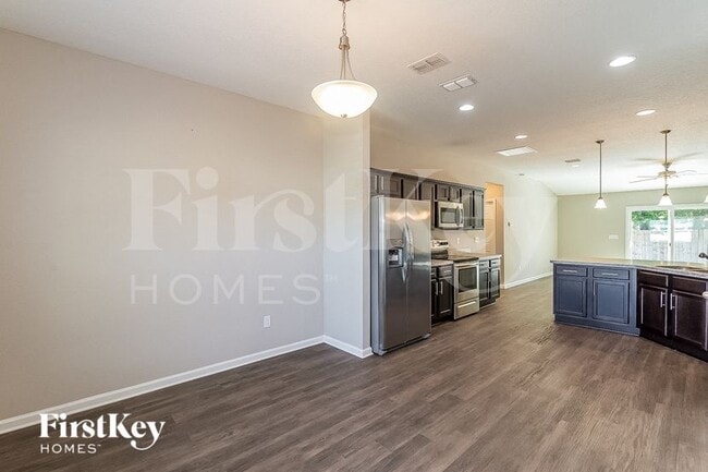 Building Photo - 1366 Sarahs Landing Dr