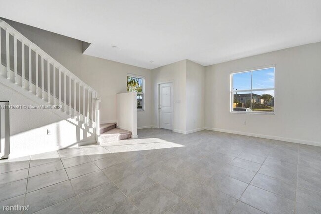 Foto del edificio - 3 br, 2.5 bath House - 1716 SE 26th Rd