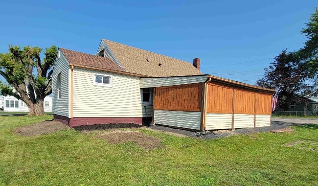 Building Photo - 1502 N Beaver St