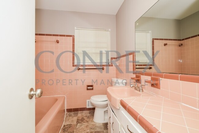 Building Photo - Lovely Home in the Pinson Area!