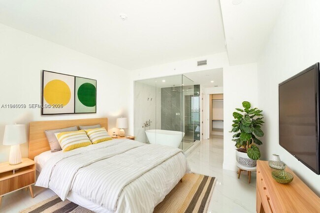 Foto del edificio - 700 NE 24th St