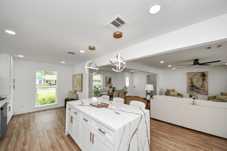 Building Photo - 6249 Locke Ln Building Photo - 6249 Locke Ln