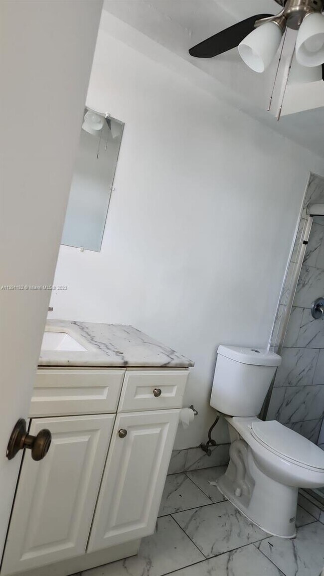 Foto del edificio - 11930 NE 19th Dr