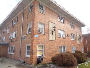 Building Photo - 10805 S Lloyd Dr