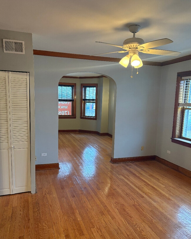 Building Photo - 2126 Kenilworth Ave