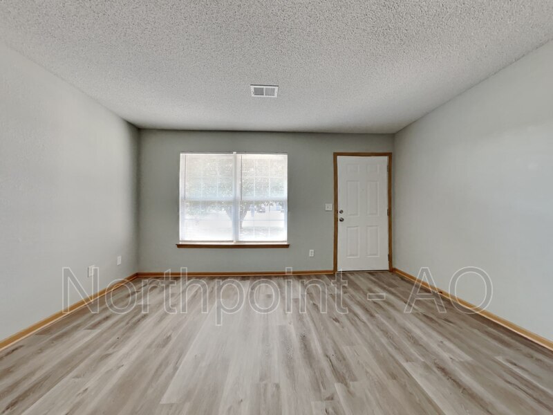 400 NW Woodbury Dr, Grain Valley, MO 64029 House Rental in Grain