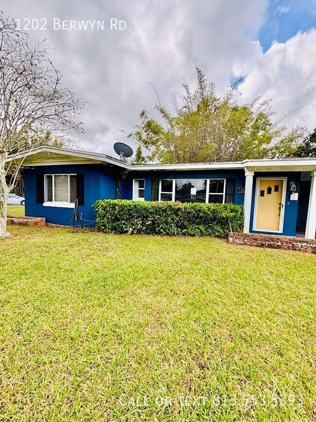 Photo - 1202 Berwyn Rd House