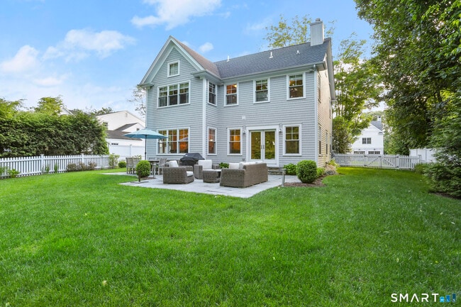 Building Photo - 26 Long Lots Ln