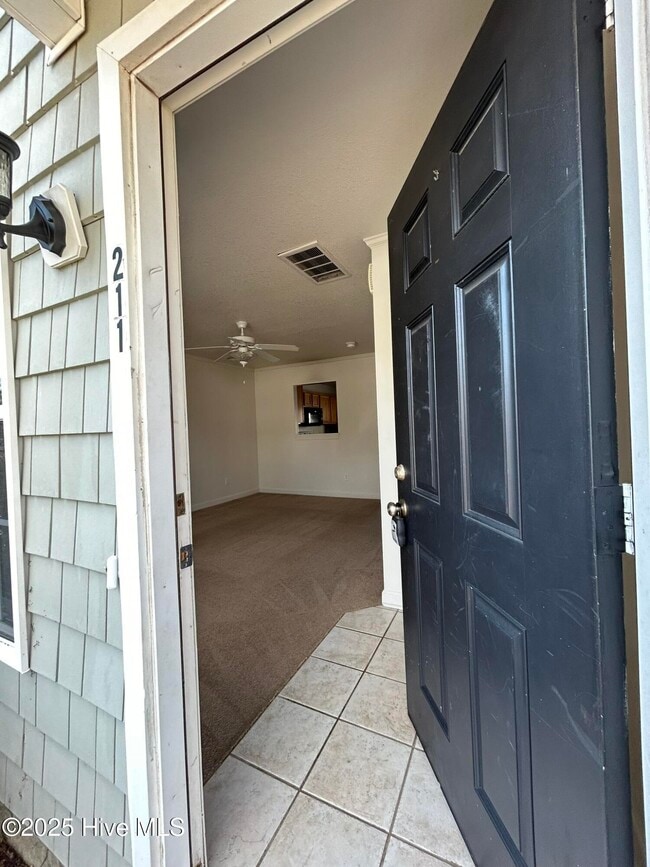 Building Photo - 211 Bridgewood Dr