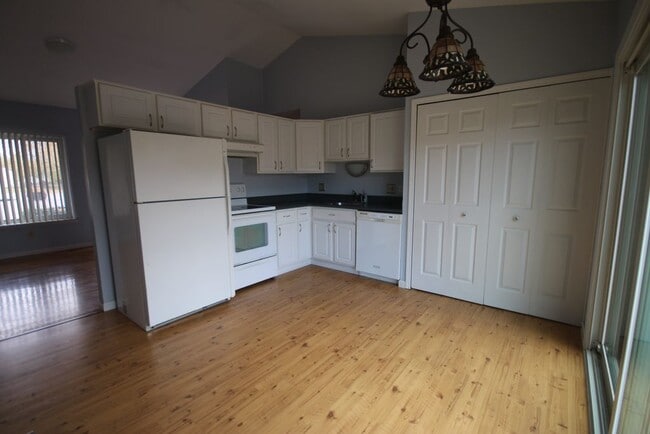 Foto del edificio - 2063 Champagne Dr