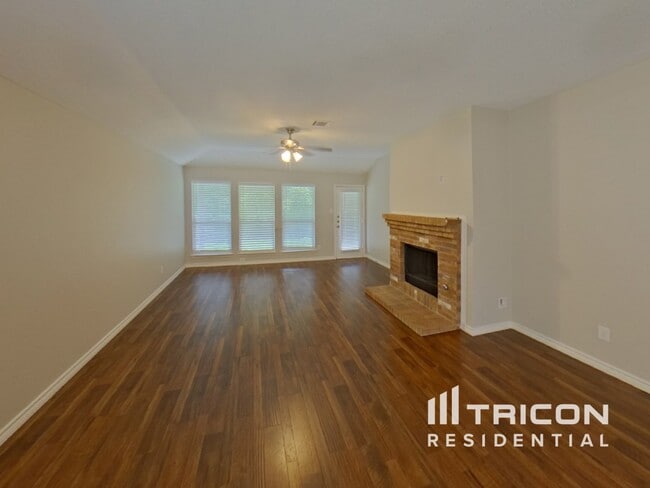Building Photo - 4977 Kingfisher Ln