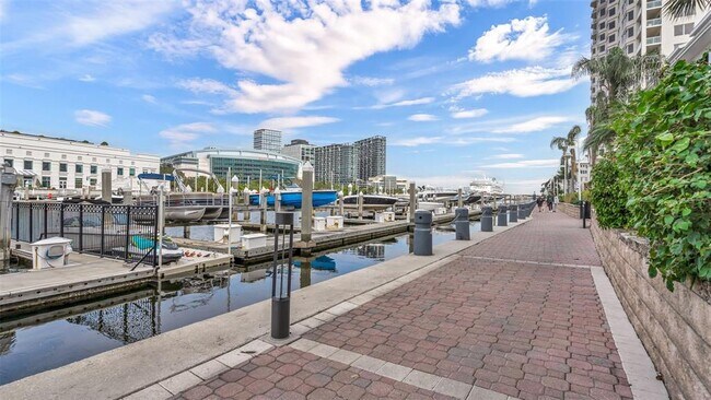 Foto del edificio - 700 S Harbour Island Blvd