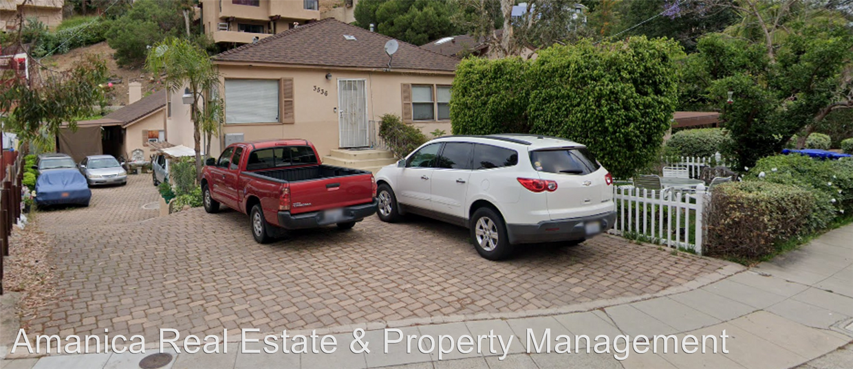 Primary Photo - 3538 Curlew St