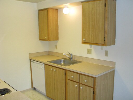 Building Photo - 4271 Tiffany Pl NE