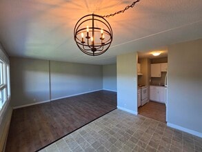 Building Photo - 411 Ellerdale St