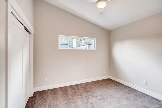 Foto del edificio - Modern 2 Bed/1 Bath in the Heart of Tennys...