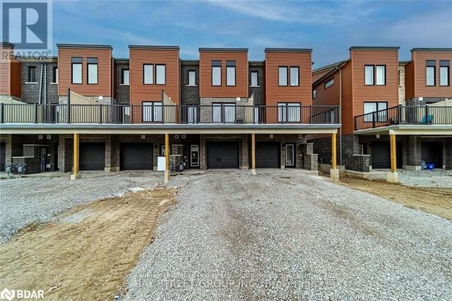 Building Photo - 27 Fairlane Ave