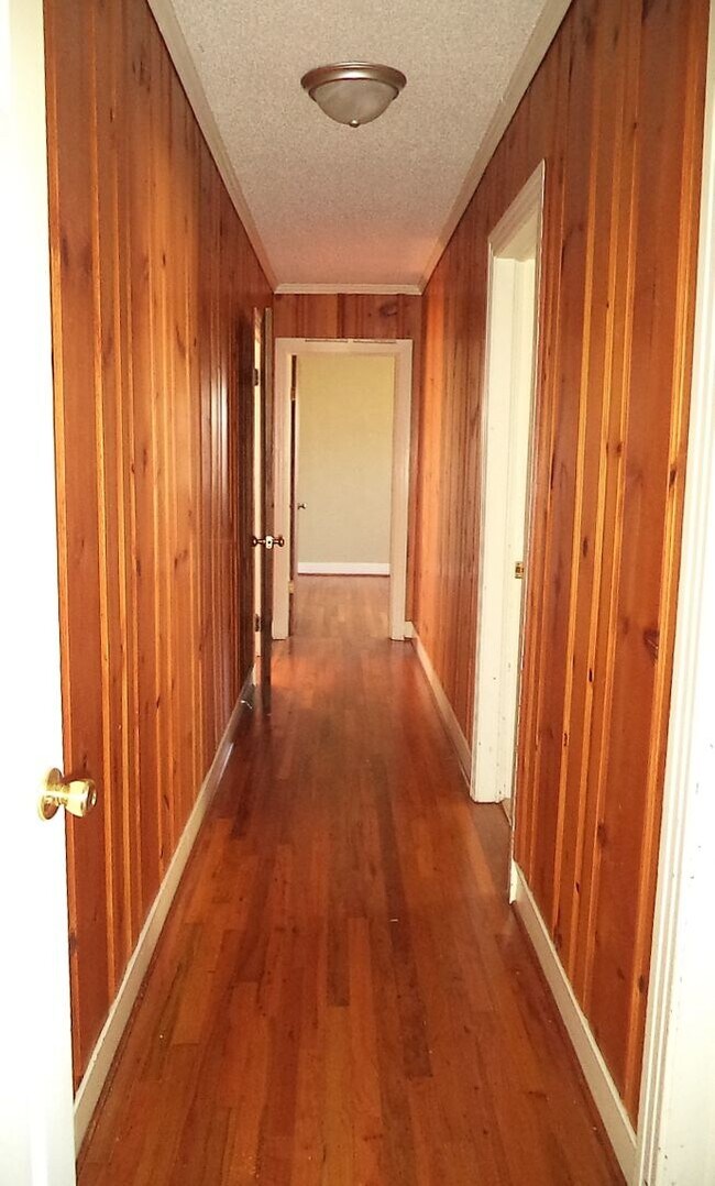 Building Photo - 3BR/1BA Home in Daleville - Country Living...