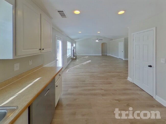 Building Photo - 1916 Roxey Ln