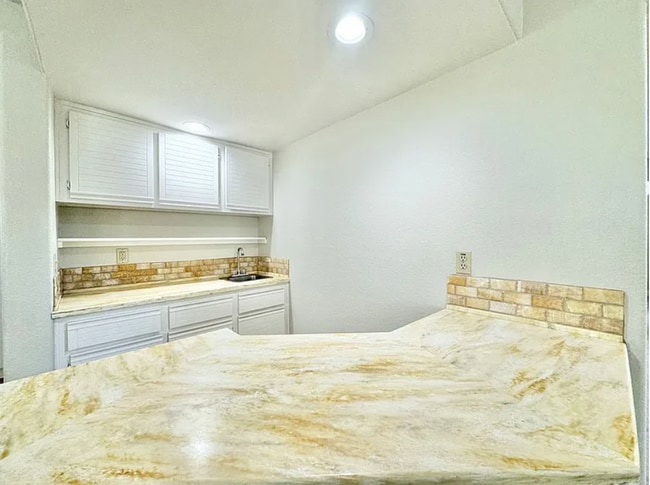 Building Photo - Beautiful 5B/3BA Home in Rancho Bernardo A...