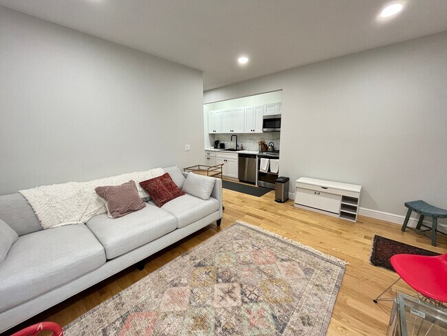 Building Photo - FG Rooms &amp; Short Term Rentals