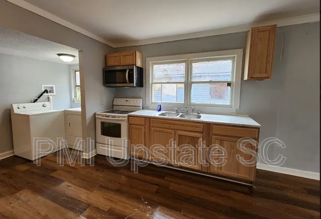 Building Photo - 521 Mildred St