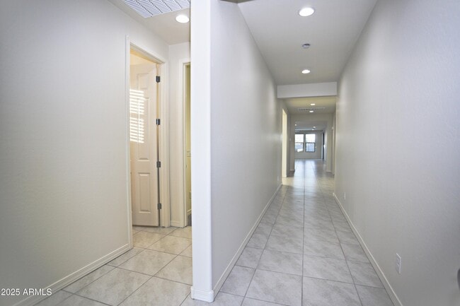 Foto del edificio - 976 W Finch Dr