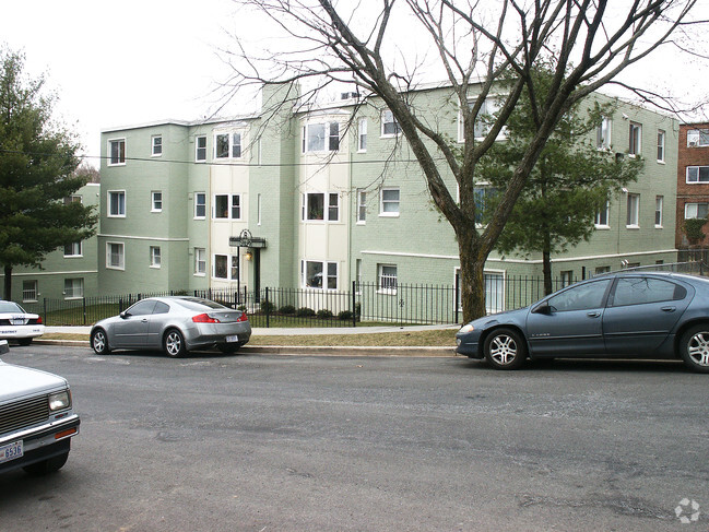 Building Photo - Renaissance Apartments