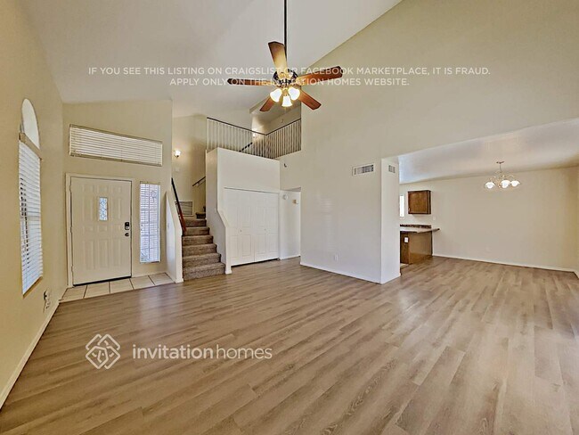 Foto del edificio - 8030 W Paradise Dr